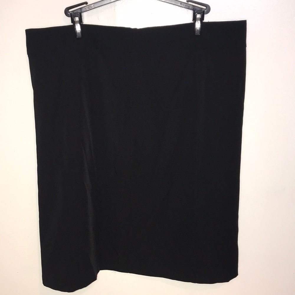 Check it out Plus black back zipper for women